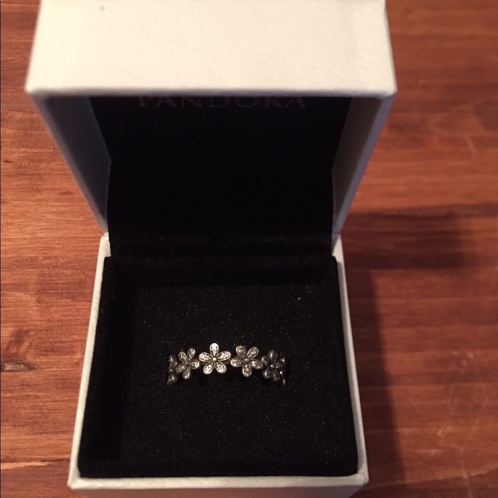 Pandora daisy ring